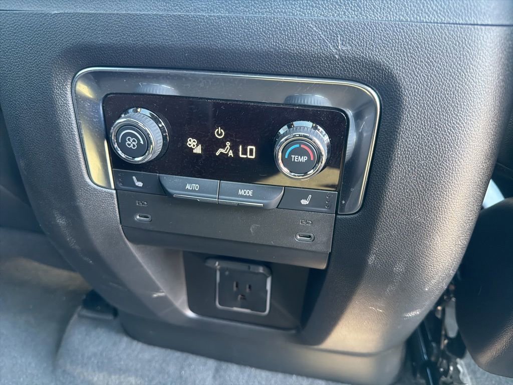 Used 2025 Chevrolet Tahoe High Country AWD/4WD image 33