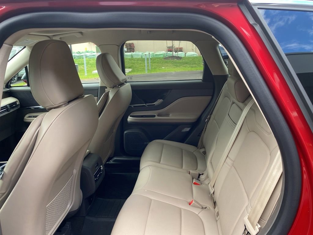 Used 2022 Lincoln Corsair Reserve w/ Elements Package image 13