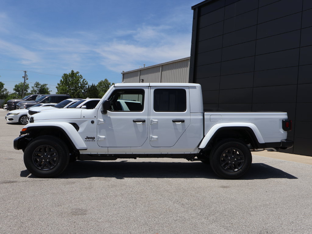 New 2026 Jeep Gladiator Sport AWD/4WD image 2