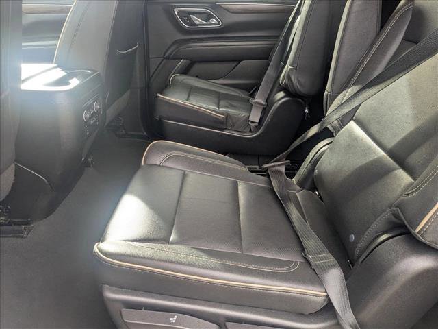 Used 2023 Chevrolet Suburban Premier image 18