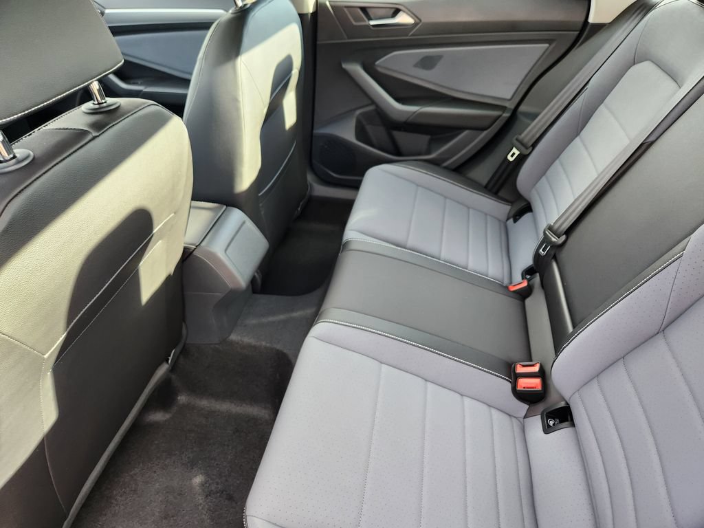 New 2026 Volkswagen Jetta SE FWD image 19