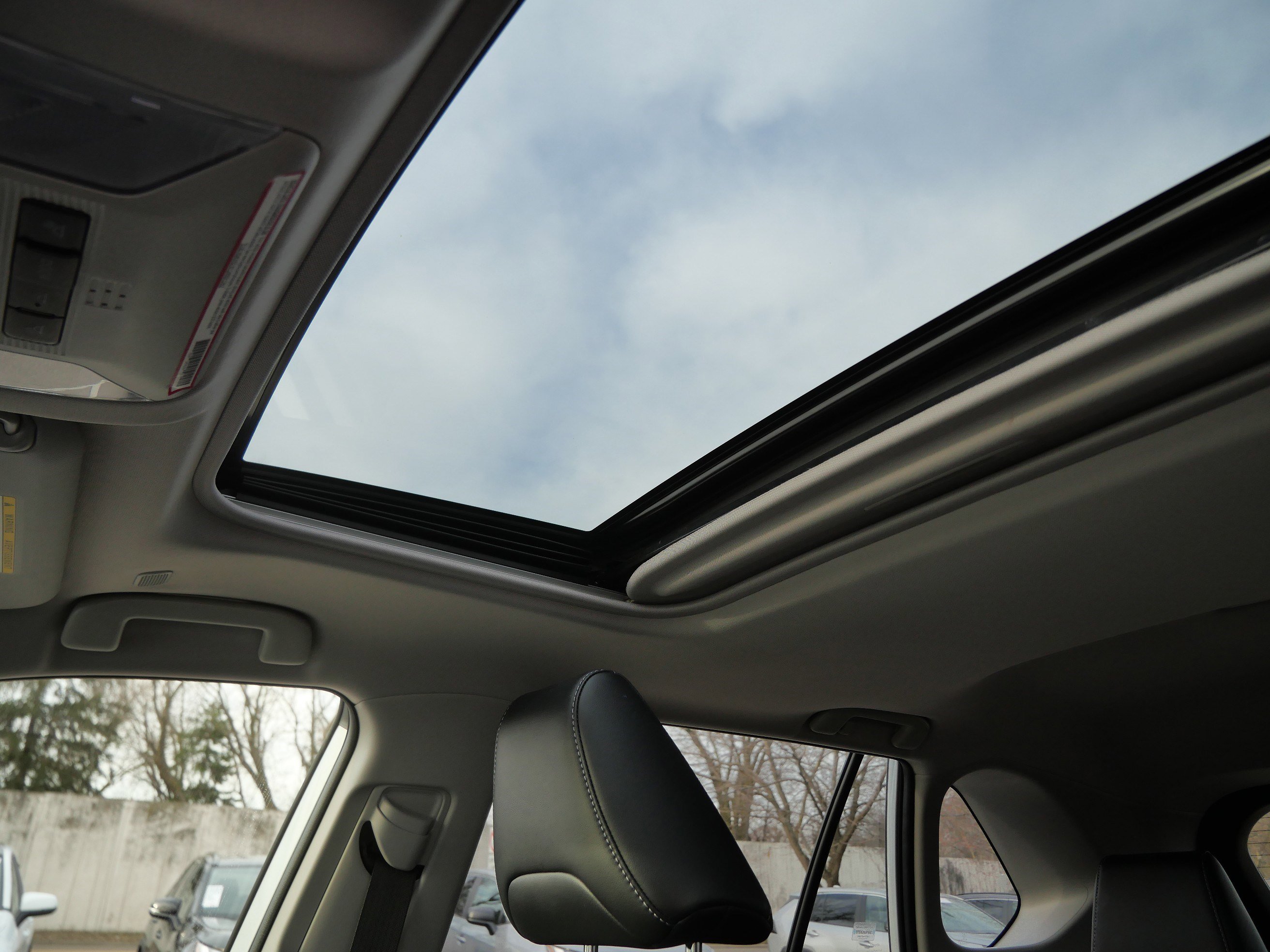 Used 2023 Toyota RAV4 Limited w/ Limited Grade Weather Package AWD/4WD image 32