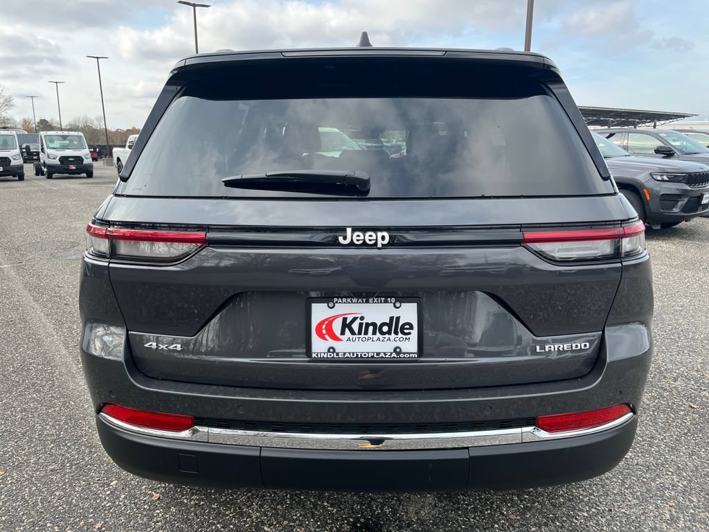 New 2025 Jeep Grand Cherokee Laredo X w/ Luxury Tech Group I AWD/4WD image 26