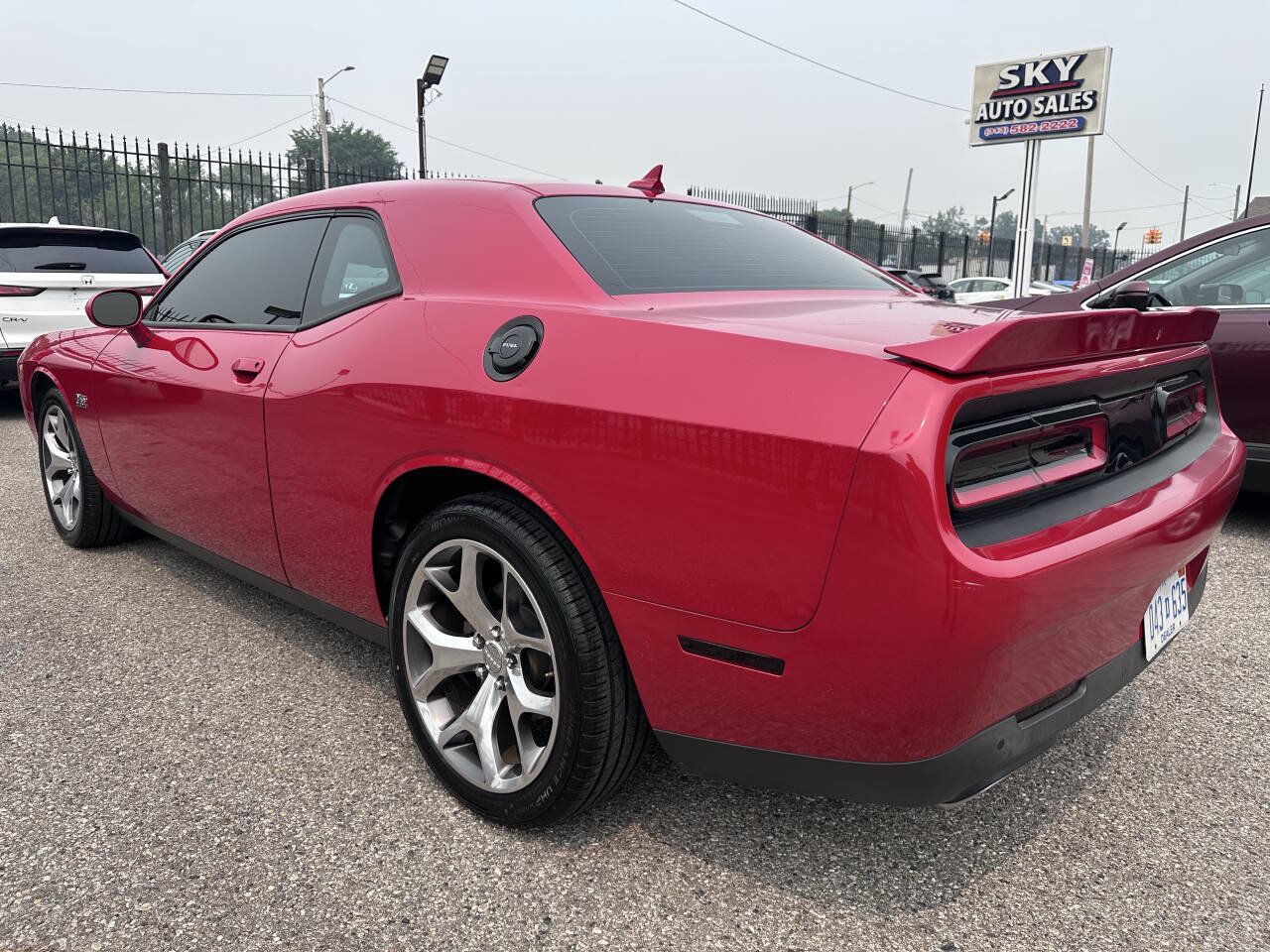 Used 2015 Dodge Challenger R/T Plus RWD image 5