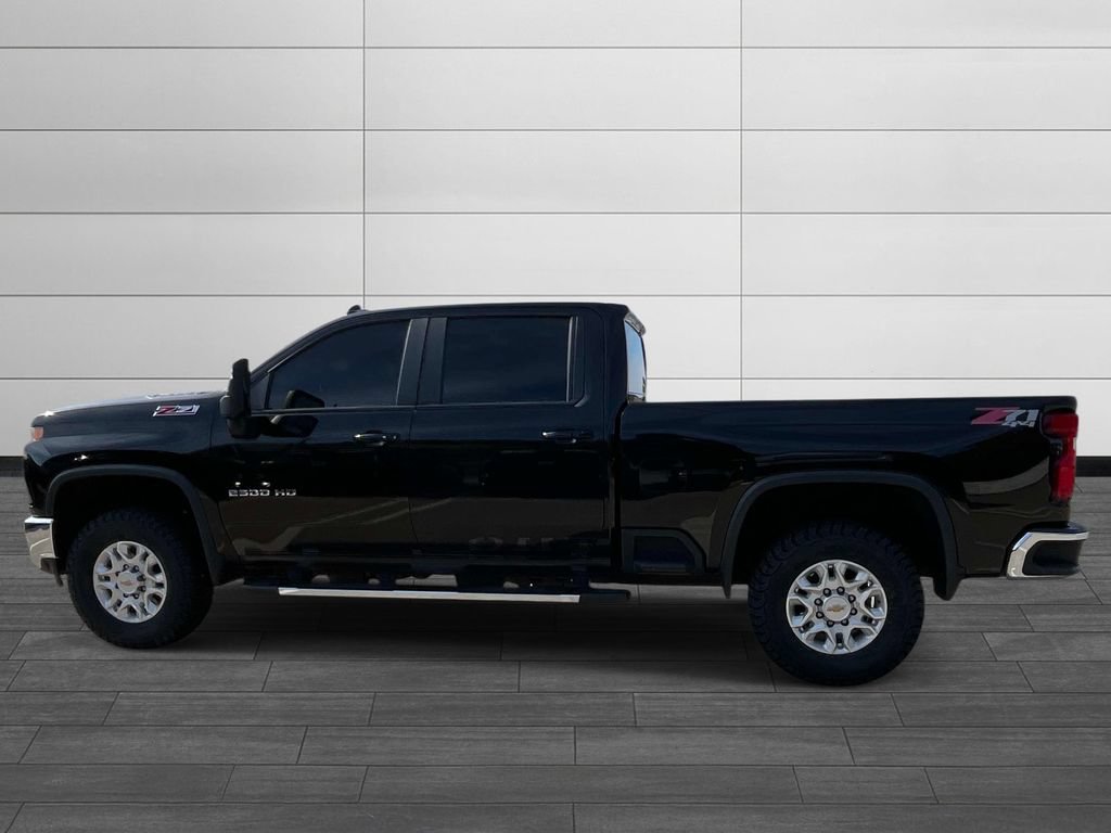 Used 2022 Chevrolet Silverado 2500 LT w/ Convenience Package AWD/4WD image 2
