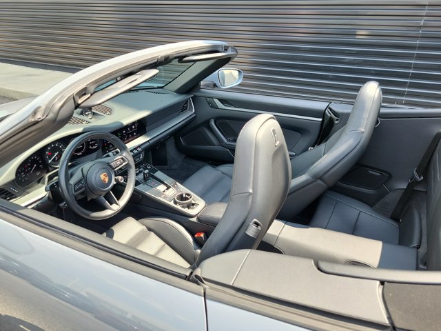 Used 2023 Porsche 911 Carrera RWD image 21