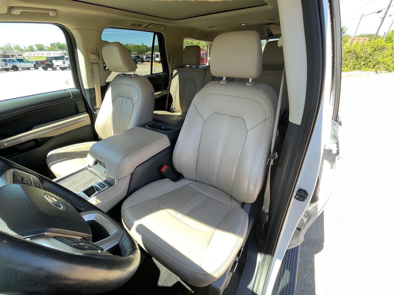 Used 2024 Ford Expedition Limited RWD image 10