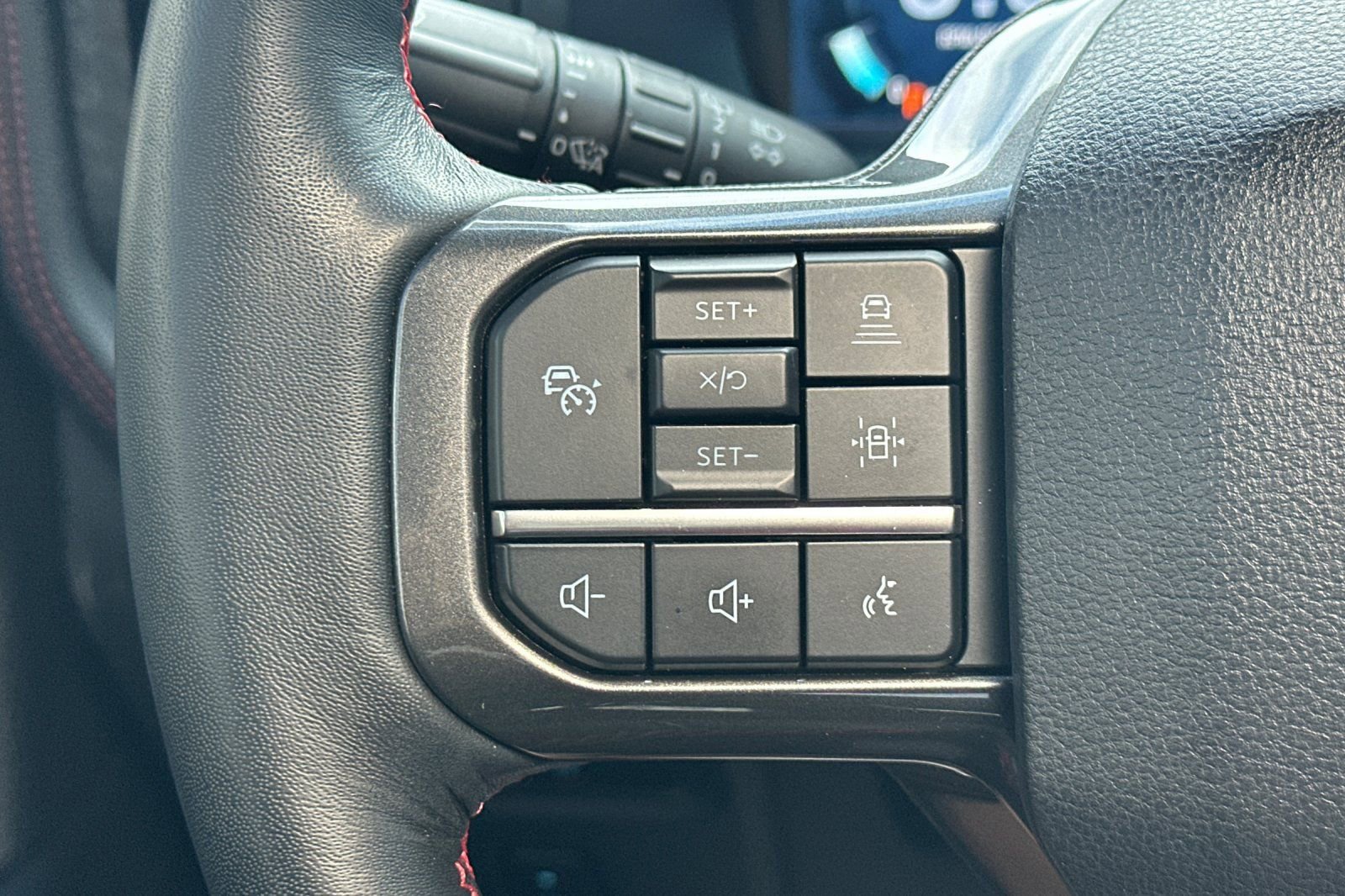 Used 2024 Ford Expedition Limited image 37