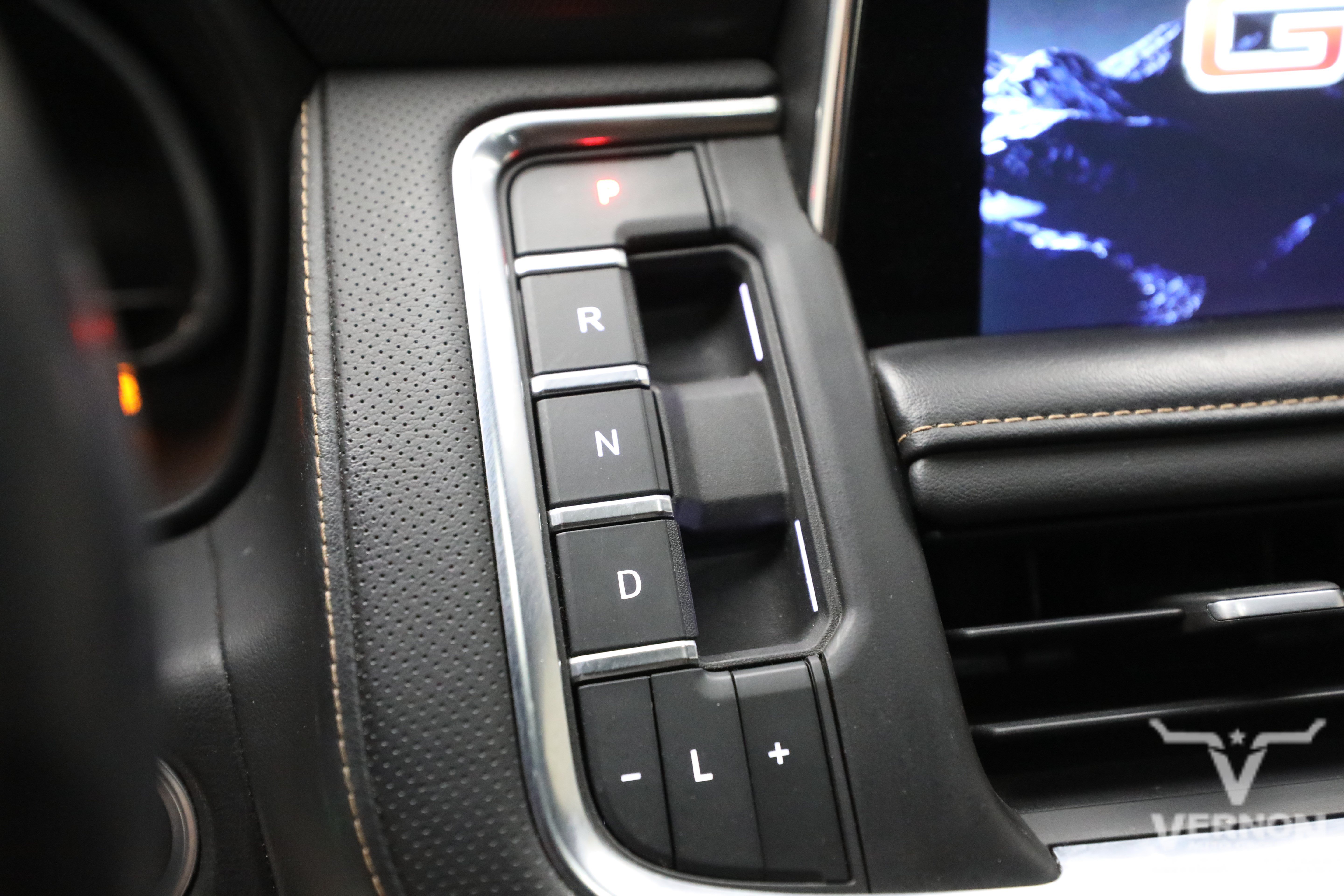 Used 2022 GMC Yukon XL AT4 AWD/4WD image 24