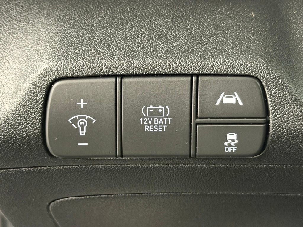Used 2022 Hyundai Elantra Blue FWD image 28