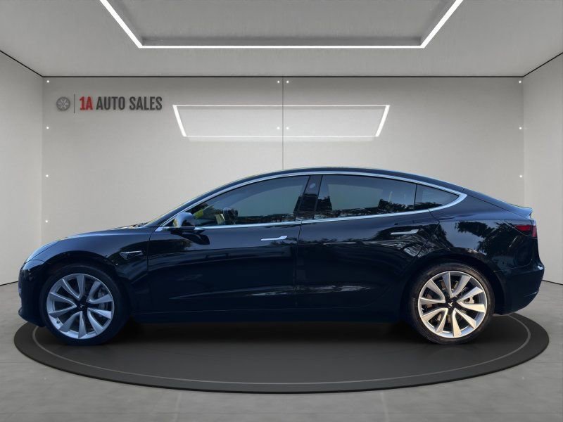 Used 2019 Tesla Model 3 Standard Range Plus image 2