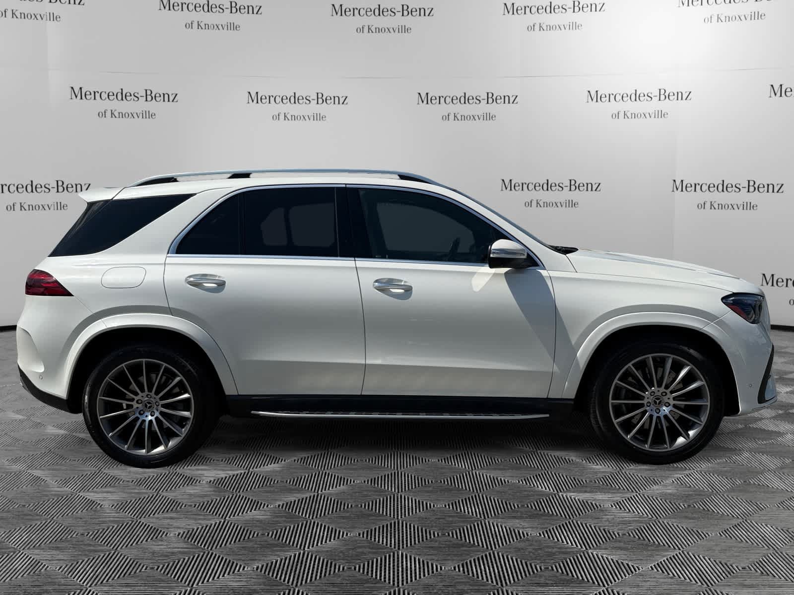 Certified 2024 Mercedes-Benz GLE 450e 4MATIC image 6
