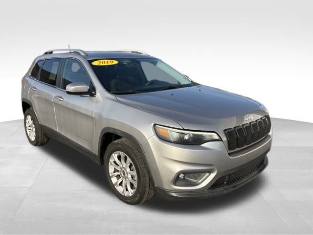 Used 2019 Jeep Cherokee Latitude w/ Popular Appearance Group image 8
