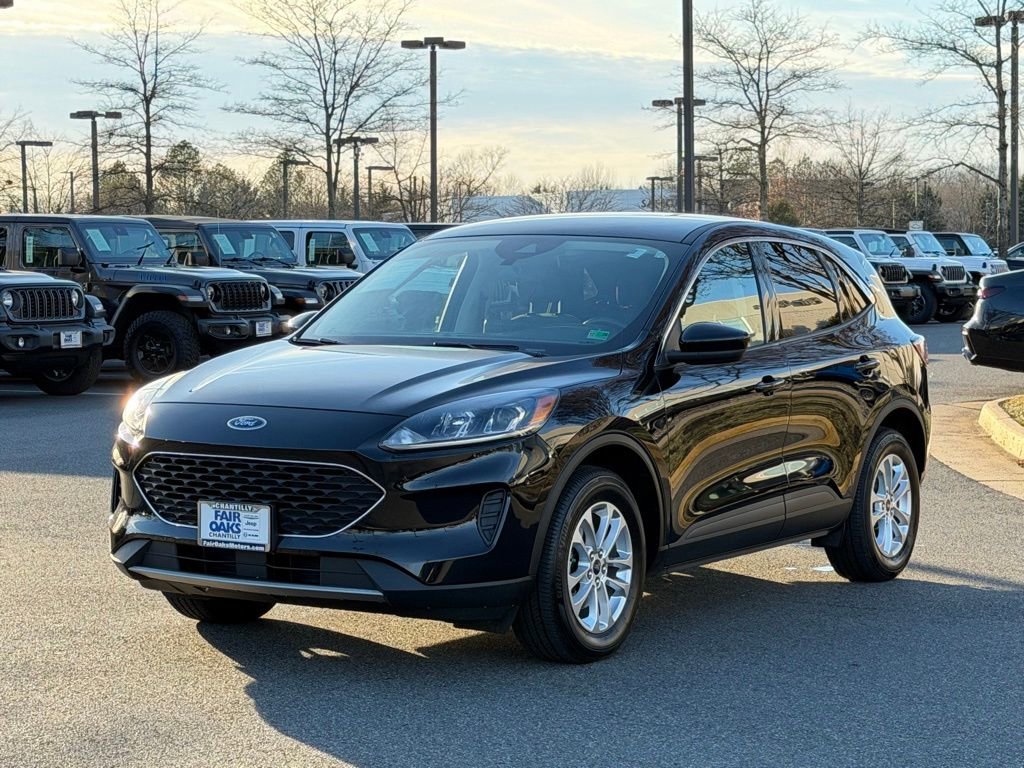 Used 2021 Ford Escape SE w/ Cold Weather Package image 3