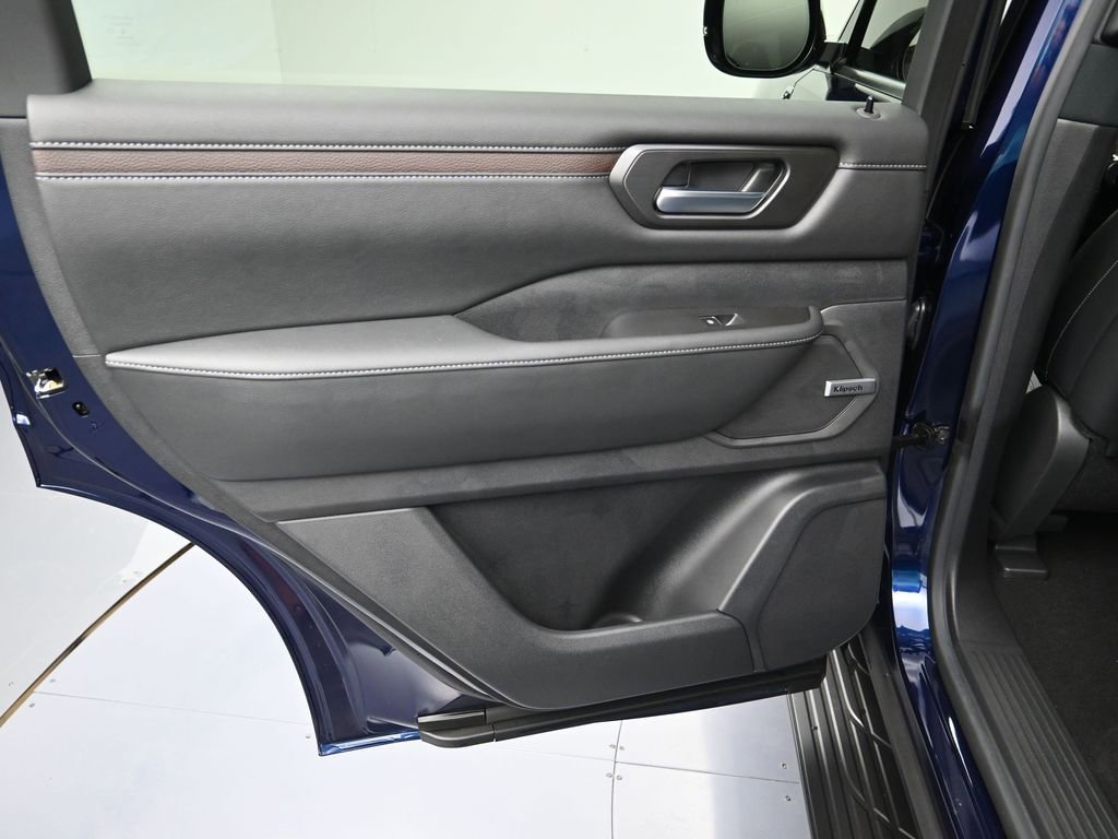 New 2025 Nissan Armada SL w/ Captain's Chari Seat Package image 22