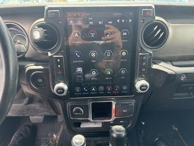 Used 2018 Jeep Wrangler Unlimited Sport AWD/4WD image 11