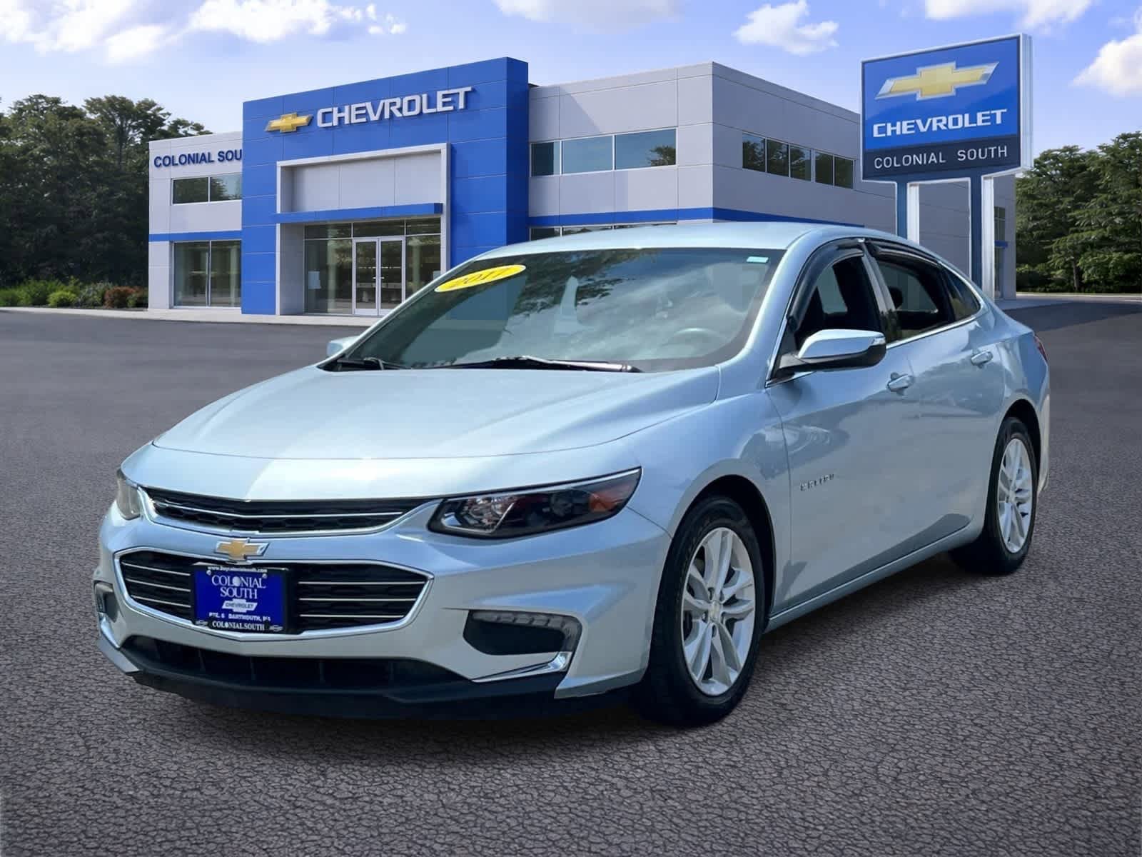 Certified 2017 Chevrolet Malibu LT FWD image 2