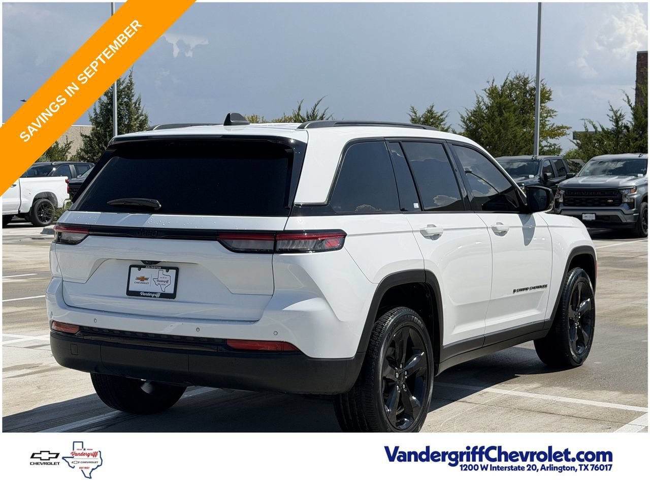 Used 2023 Jeep Grand Cherokee Altitude RWD image 4