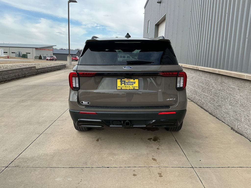 New 2026 Ford Explorer ST-Line w/ ST-Line Street Pack image 5