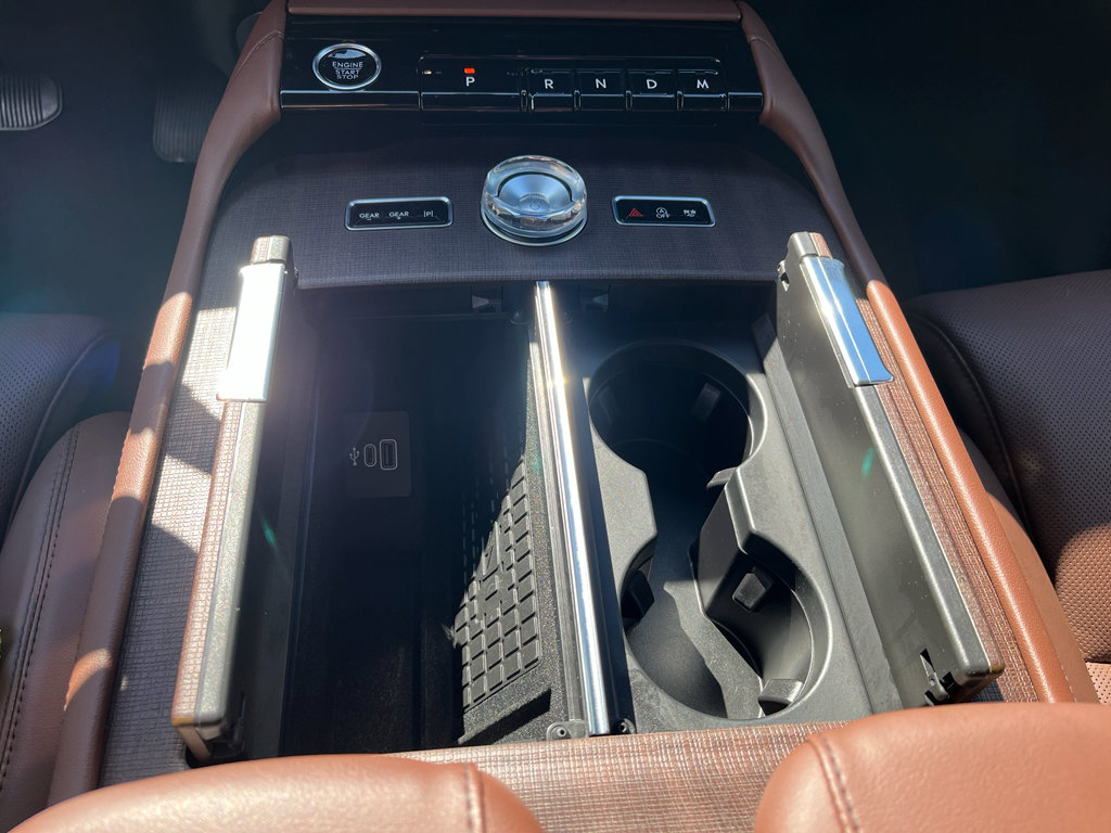 Used 2025 Lincoln Navigator Reserve image 27