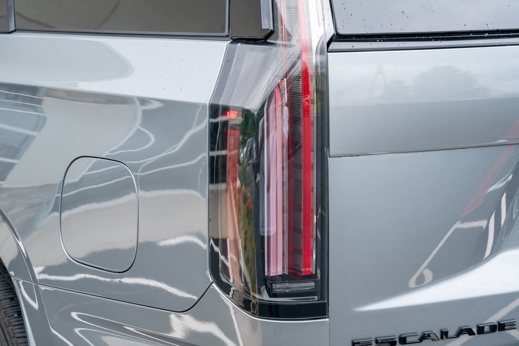 Used 2025 Cadillac Escalade V w/ LPO, ONYX Package AWD/4WD image 20