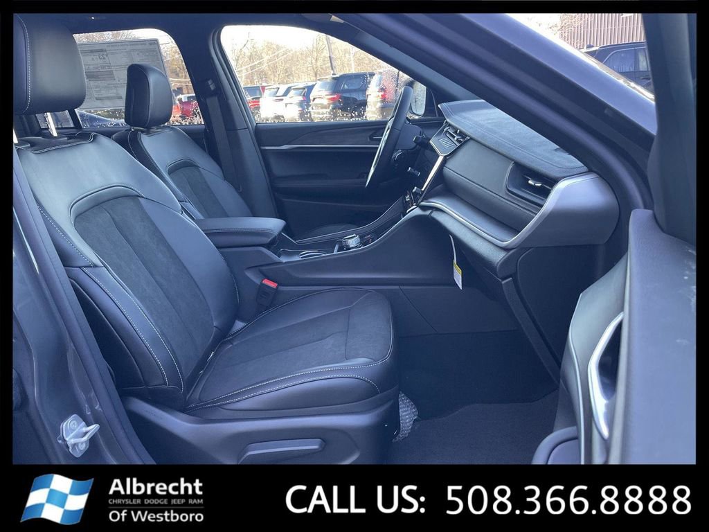 New 2026 Jeep Grand Cherokee Altitude AWD/4WD image 16