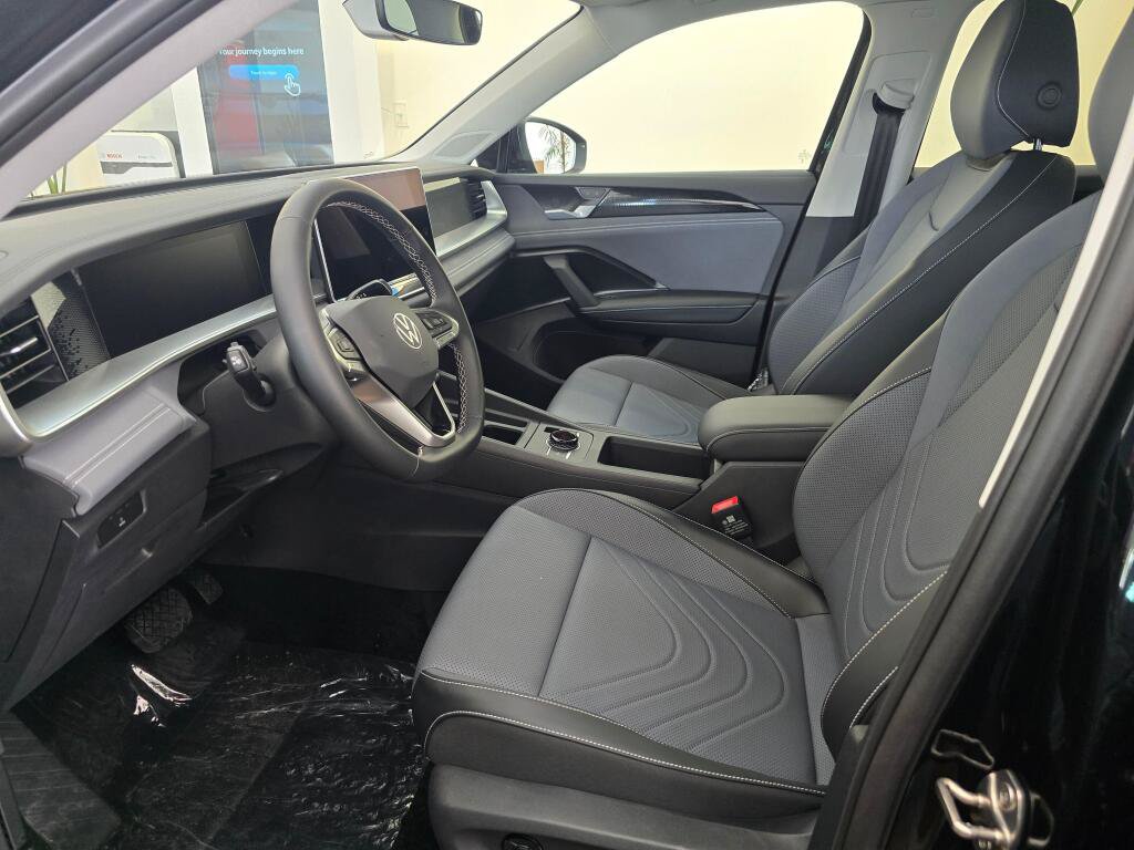 New 2026 Volkswagen Tiguan SE AWD/4WD image 13