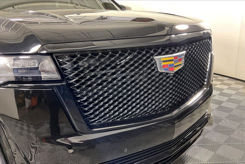 Used 2022 Cadillac Escalade Sport w/ Touring Package AWD/4WD image 38