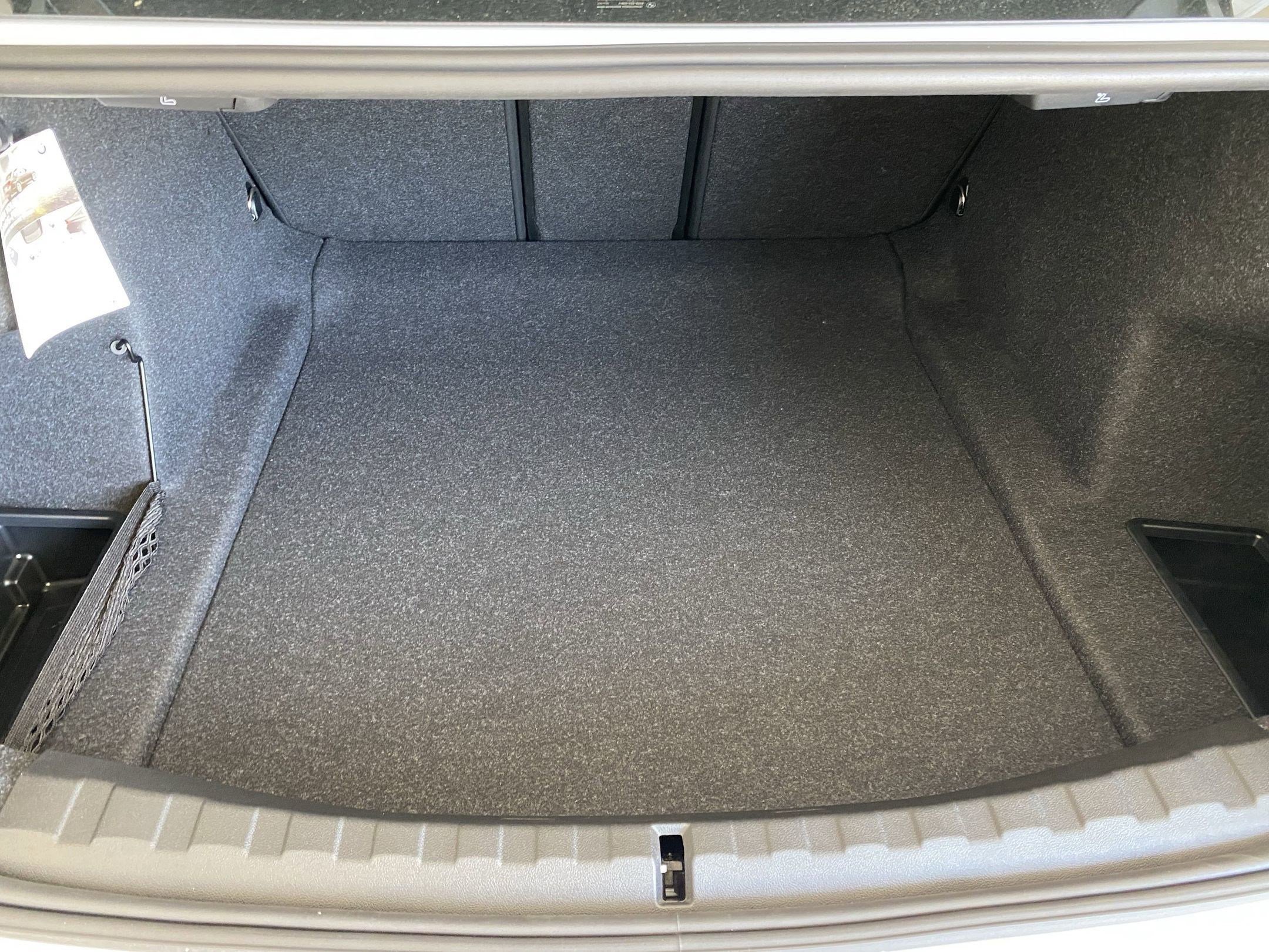 Used 2025 BMW 330i xDrive Sedan w/ Convenience Package image 30