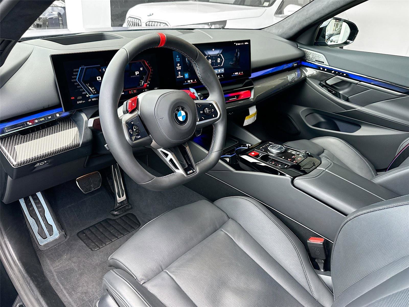 Used 2025 BMW M5 Touring image 9