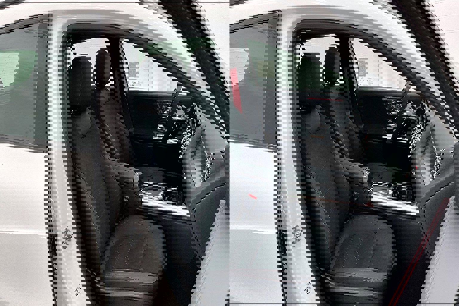 New 2026 Mercedes-Benz GLA 35 AMG 4MATIC image 5