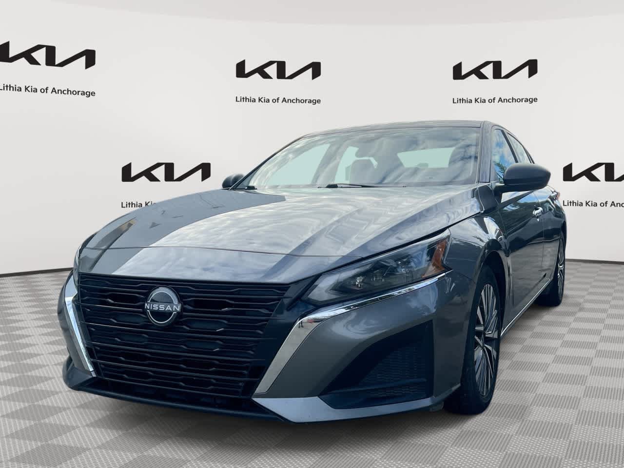 Used 2024 Nissan Altima 2.5 SV