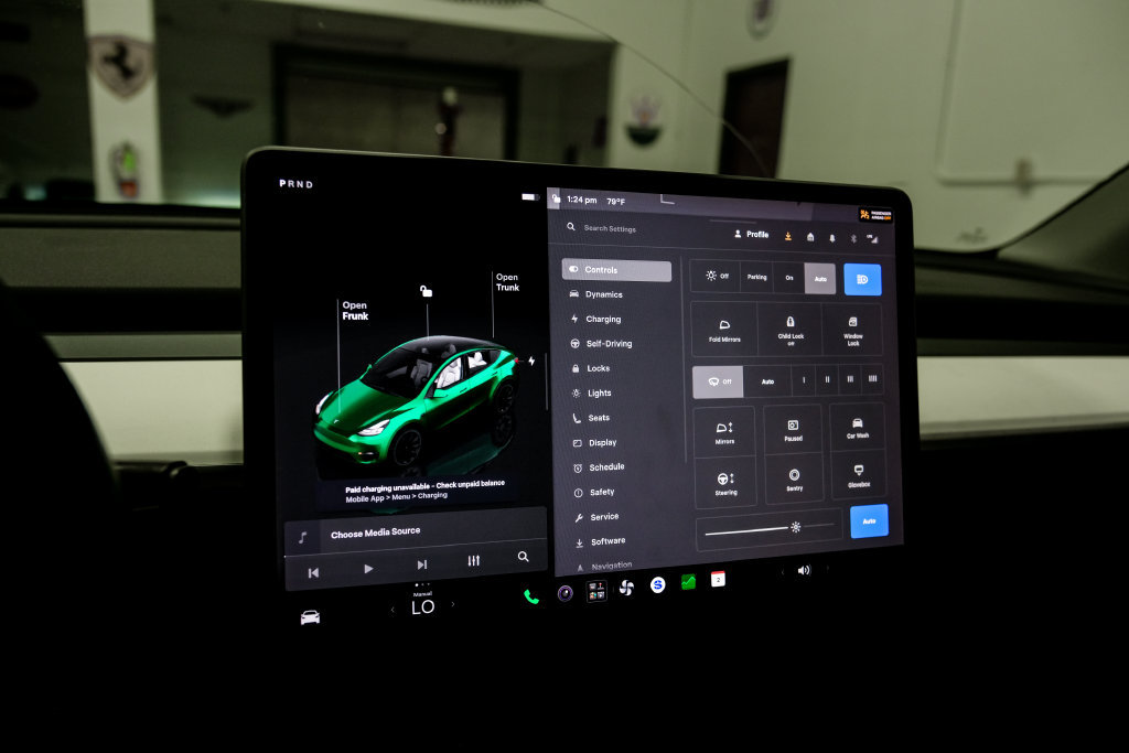 Used 2023 Tesla Model Y Long Range AWD/4WD image 29