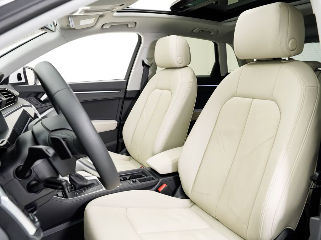 Certified 2025 Audi Q3 2.0T Premium Plus w/ Premium Plus Package image 5