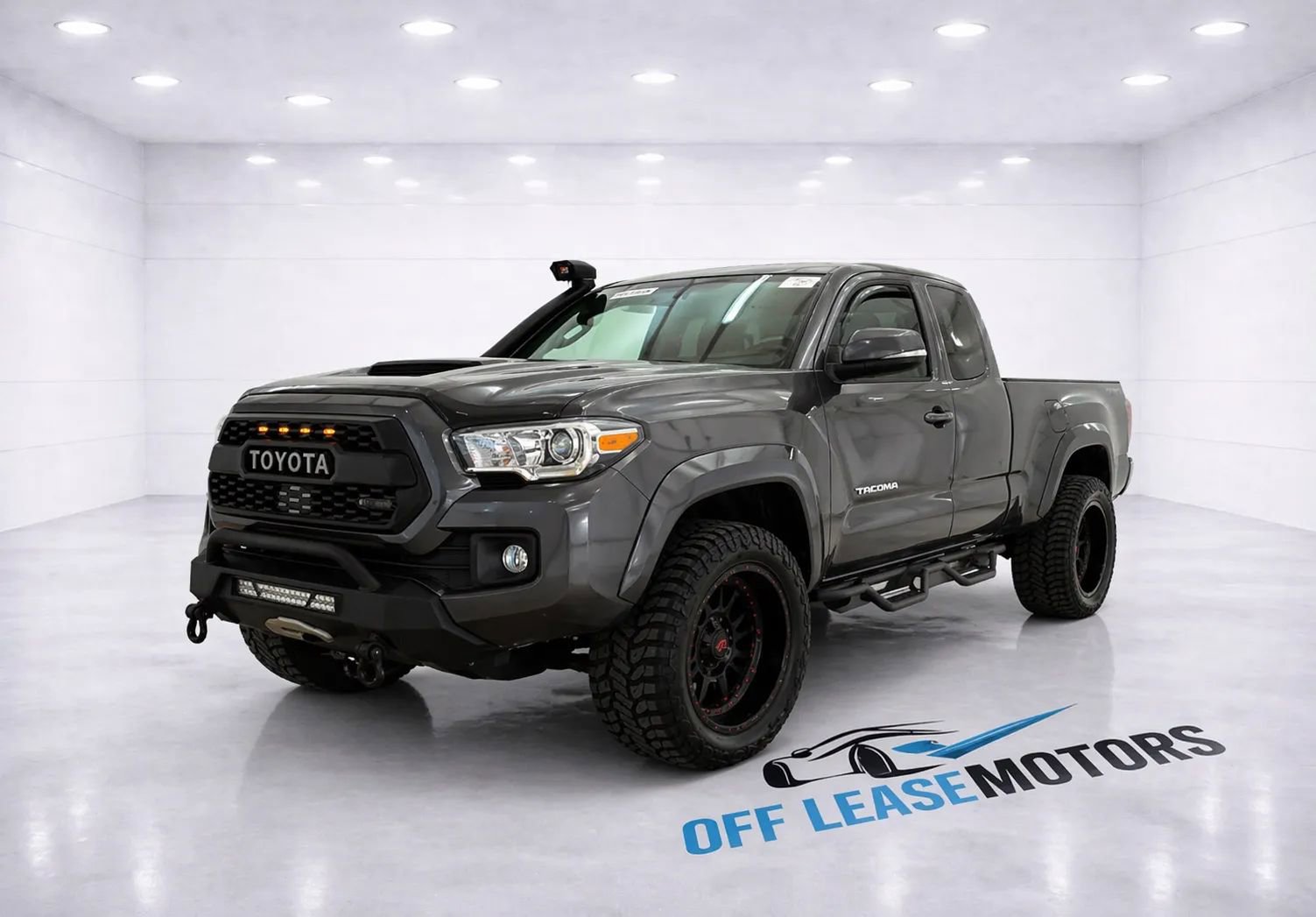 Used 2018 Toyota Tacoma TRD Sport AWD/4WD image 1