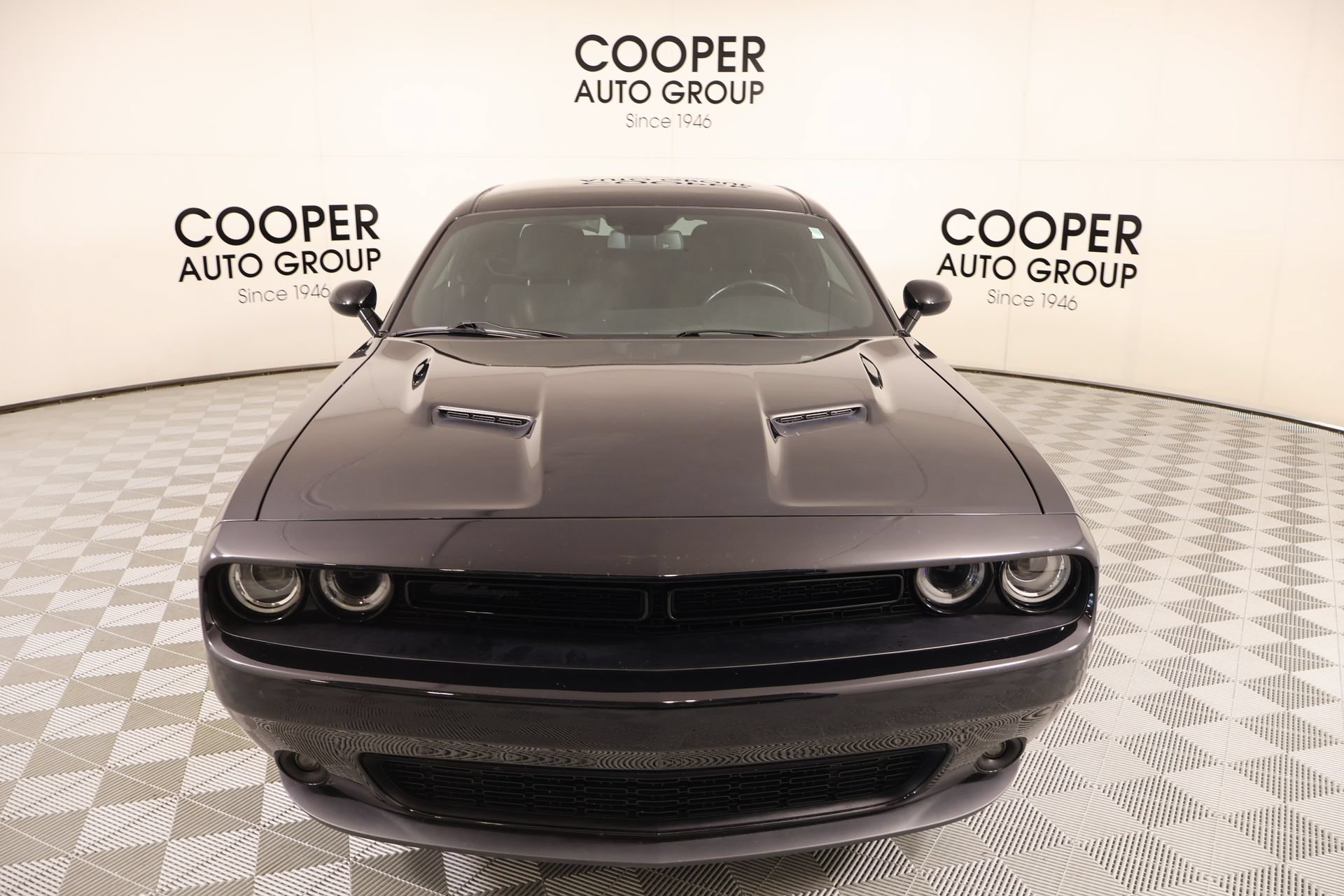 Used 2020 Dodge Challenger SXT w/ Blacktop Package RWD image 9