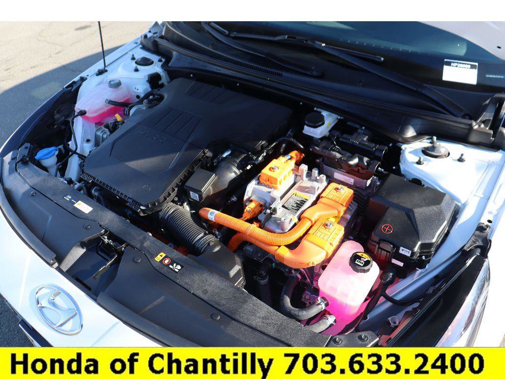 Used 2023 Hyundai Elantra Limited w/ Cargo Package image 35