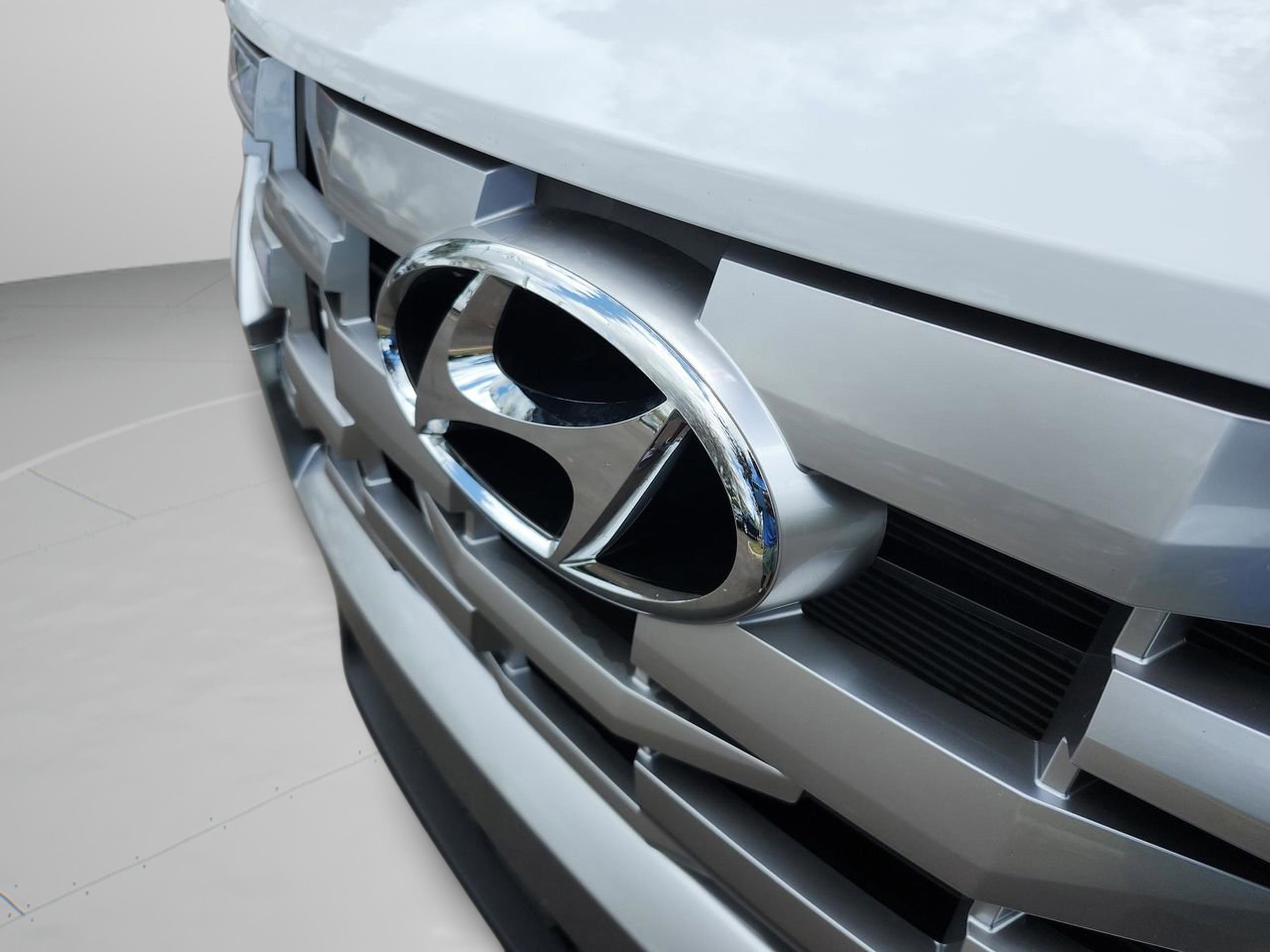 Certified 2024 Hyundai Santa Cruz SE image 22