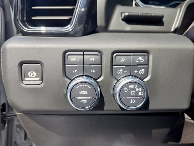 Used 2024 GMC Sierra 1500 AT4 w/ Technology Package AWD/4WD image 25