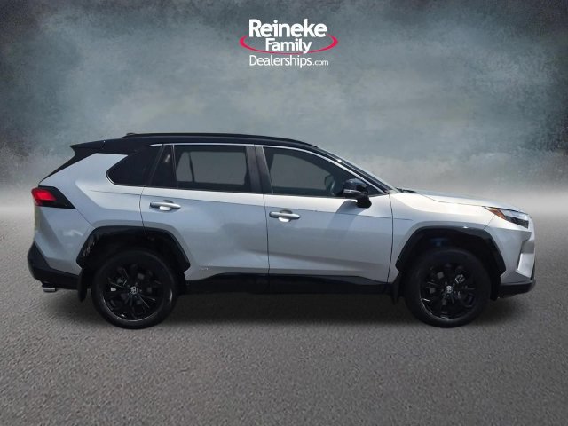 Used 2022 Toyota RAV4 XSE AWD/4WD image 4