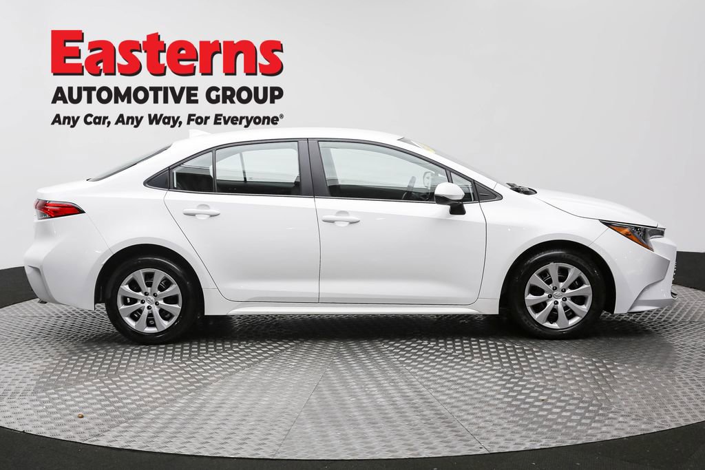 Used 2025 Toyota Corolla LE image 4