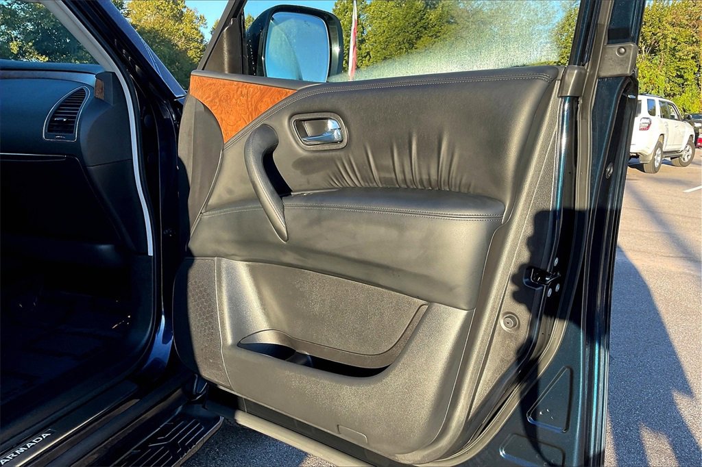 Used 2024 Nissan Armada SL w/ Captain's Chairs Package image 24