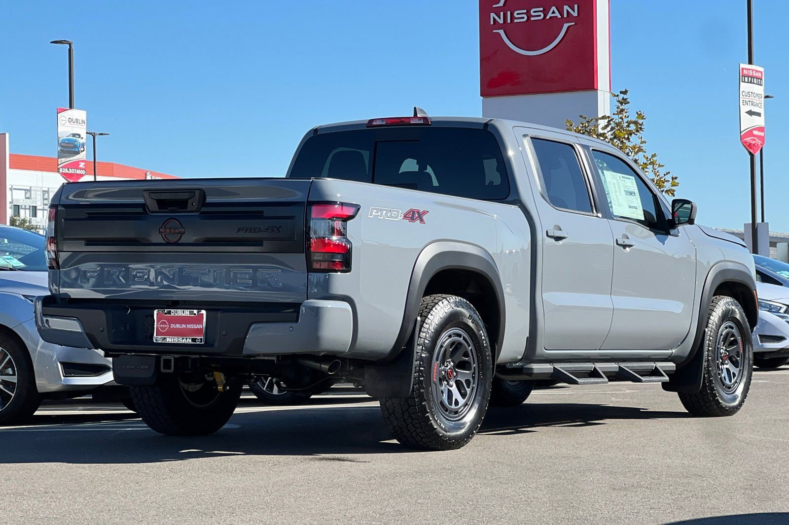 New 2026 Nissan Frontier PRO-4X w/ Pro-4x Convenience Package image 4