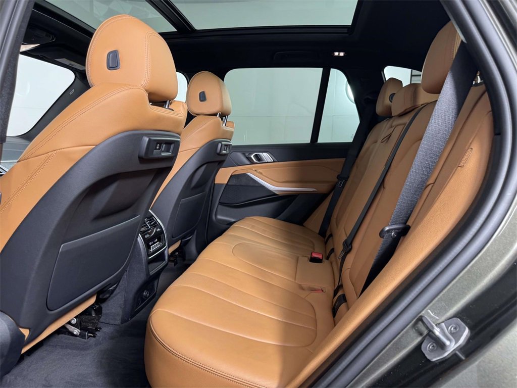 Used 2022 BMW X5 xDrive40i w/ M Sport Package image 33