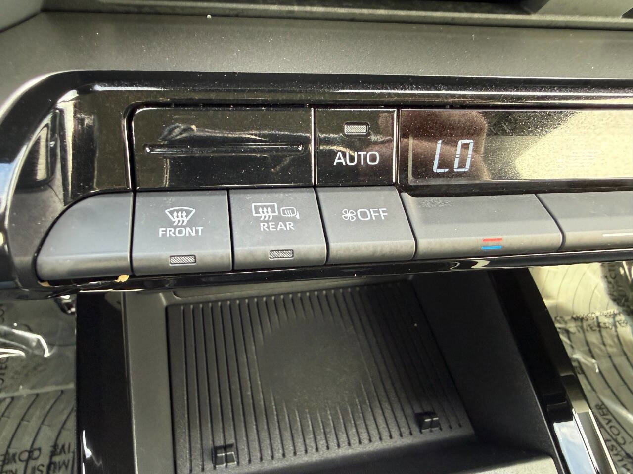 Used 2024 Toyota Prius LE image 38