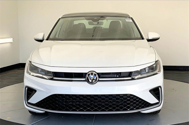 New 2026 Volkswagen Jetta SEL image 3