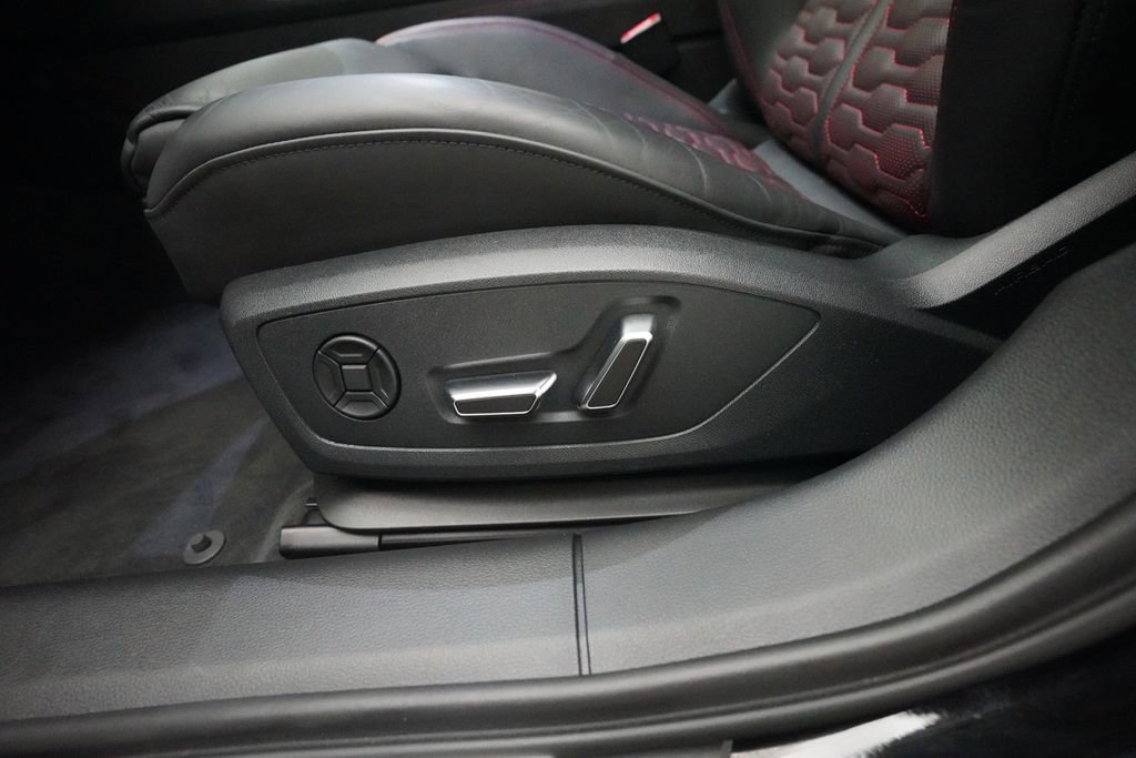 Used 2025 Audi RS 6 performance image 17