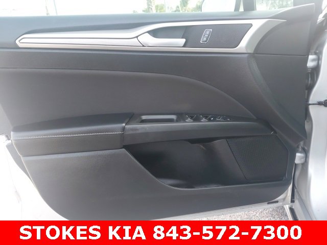 Used 2019 Ford Fusion SE image 21