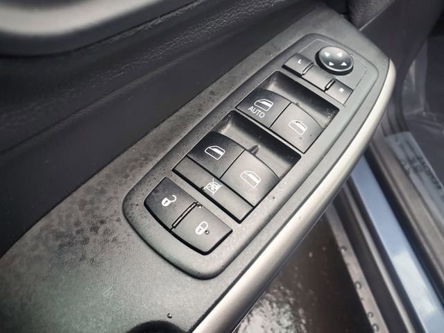 Used 2019 Jeep Cherokee Latitude w/ Popular Appearance Group image 17