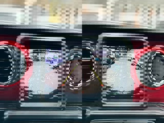 Used 2023 Jeep Wrangler Unlimited Rubicon w/ Cold Weather Group AWD/4WD image 17